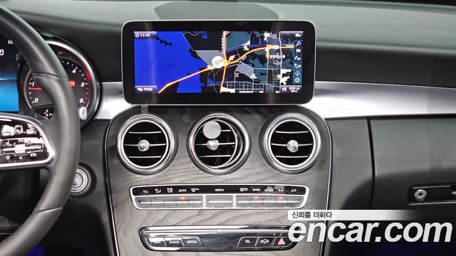 Mercedes-Benz C-Class 2019 — photo 19