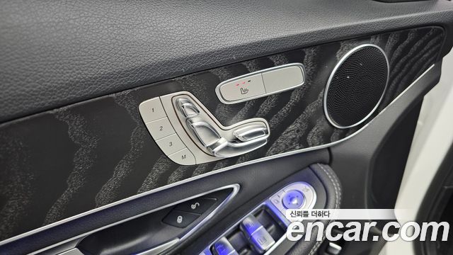 Mercedes-Benz C-Class 2019 — photo 24