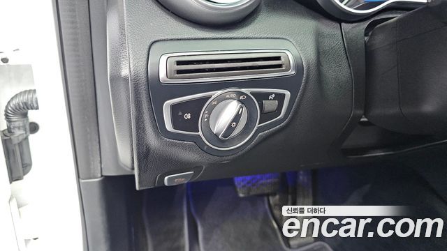 Mercedes-Benz C-Class 2019 — photo 25