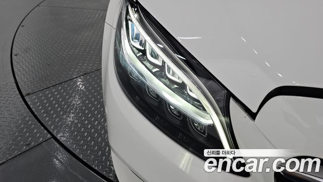 Mercedes-Benz C-Class 2019 — photo 8