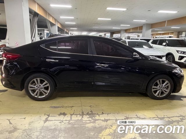 Hyundai AVANTE 2017 — photo 5