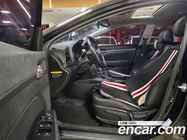 Hyundai AVANTE 2017 — photo 7