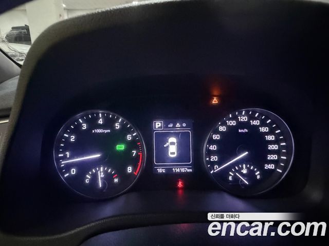 Hyundai AVANTE 2017 — photo 11