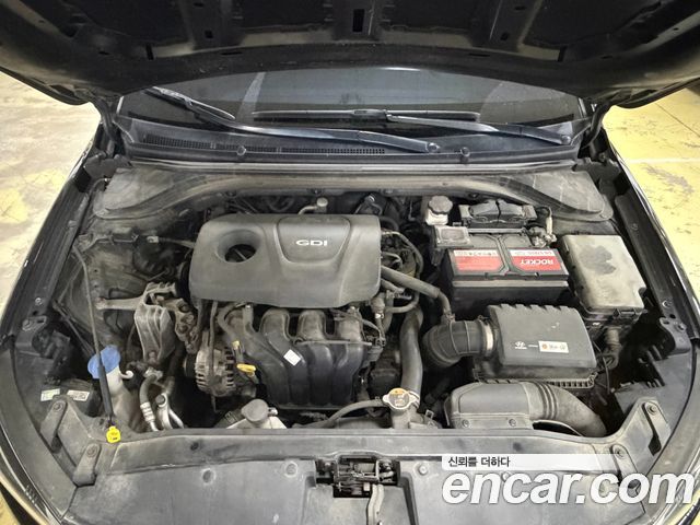 Hyundai AVANTE 2017 — photo 17