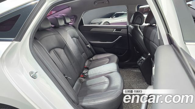 Hyundai Sonata 2016 — photo 17