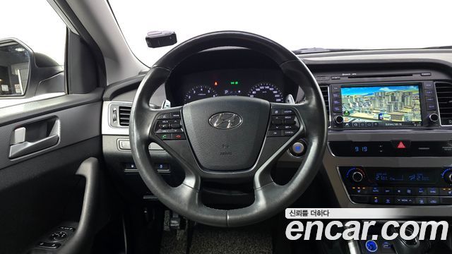Hyundai Sonata 2016 — photo 19