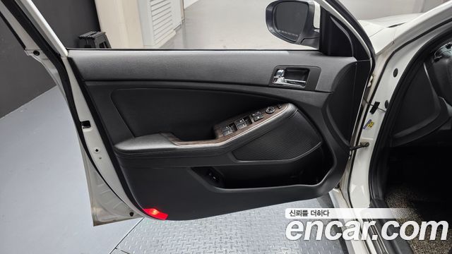 Kia K5 2013 — photo 14