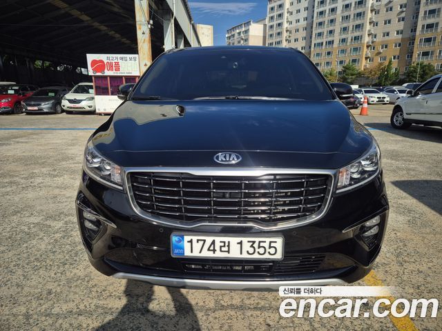 Kia Canival 2019 — photo 1