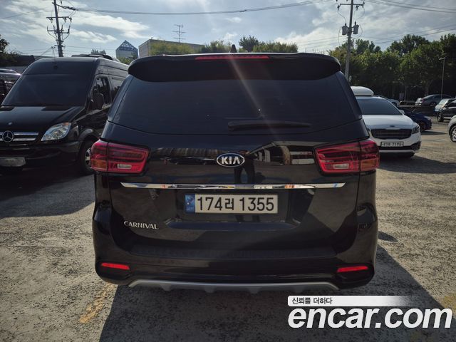 Kia Canival 2019 — photo 5