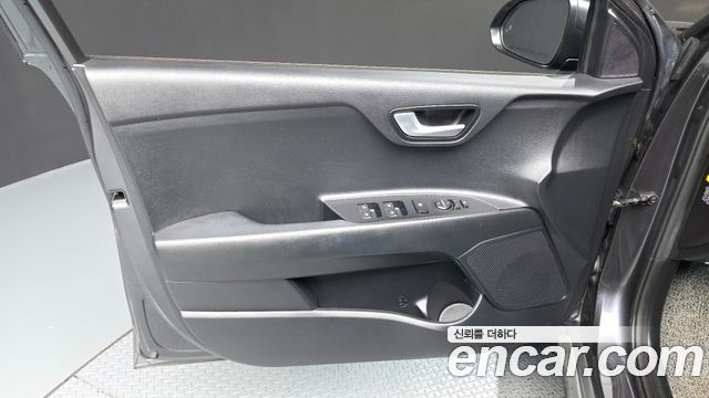 Kia Stonic 2020 — photo 14