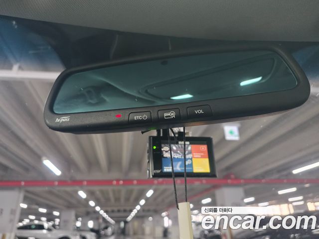 Kia K7 2018 — photo 13