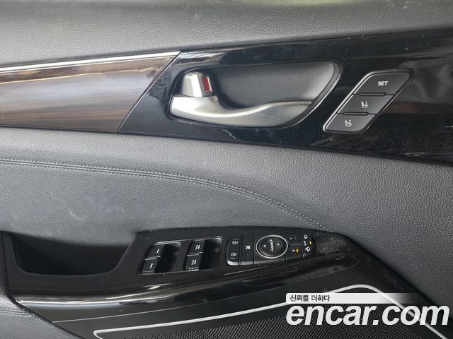 Kia K7 2018 — photo 14