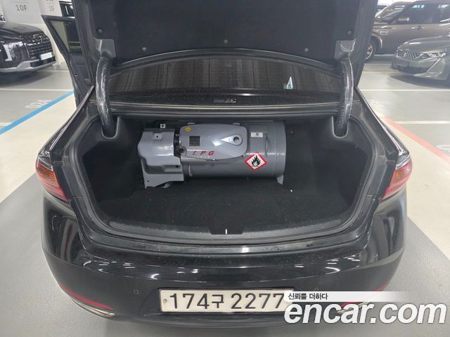 Kia K7 2018 — photo 18