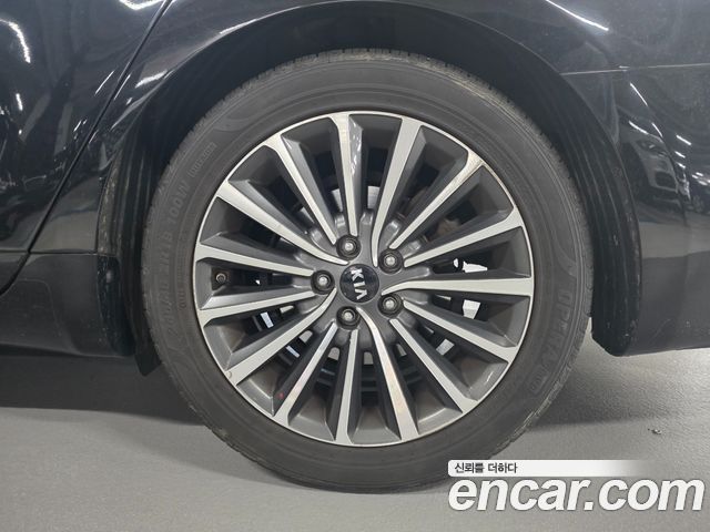 Kia K7 2018 — photo 19