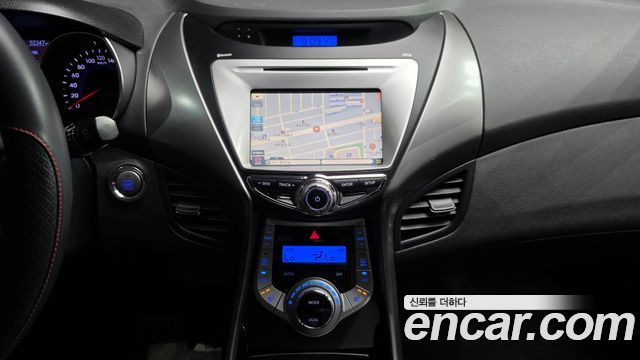Hyundai AVANTE 2011 — photo 12