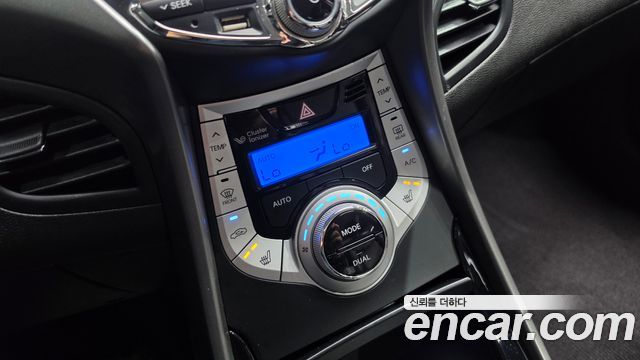 Hyundai AVANTE 2011 — photo 16
