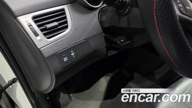 Hyundai AVANTE 2011 — photo 18