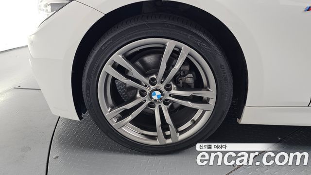 BMW 3-Series 2018 — photo 5