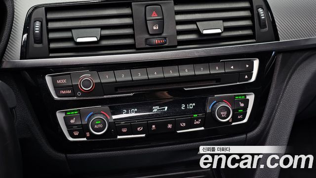 BMW 3-Series 2018 — photo 26