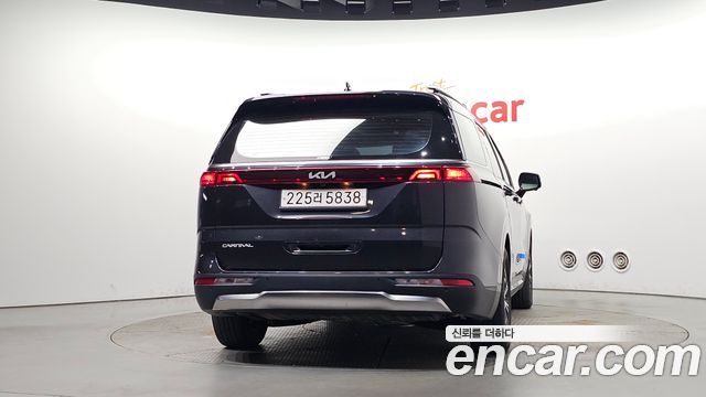 Kia Canival 2023 — photo 4