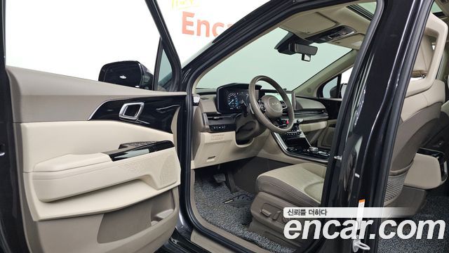 Kia Canival 2023 — photo 10