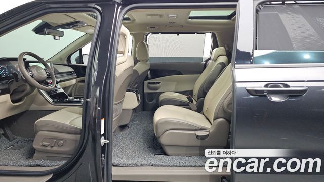 Kia Canival 2023 — photo 12