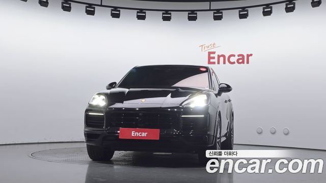 Porsche Cayenne 2023 — photo 3