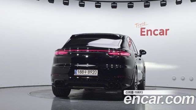 Porsche Cayenne 2023 — photo 4