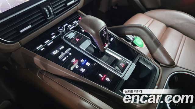 Porsche Cayenne 2023 — photo 9