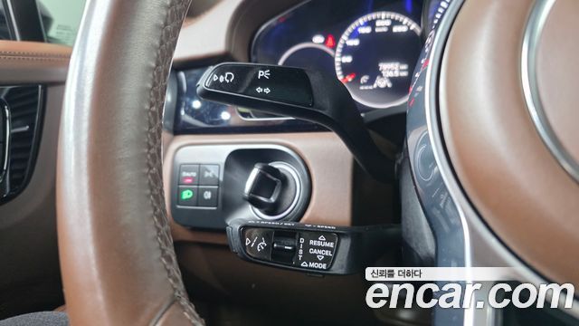 Porsche Cayenne 2023 — photo 17