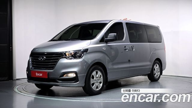 Hyundai Starex 2021 — photo 1