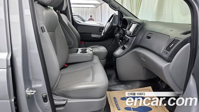 Hyundai Starex 2021 — photo 11