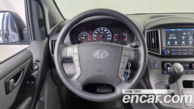 Hyundai Starex 2021 — photo 13