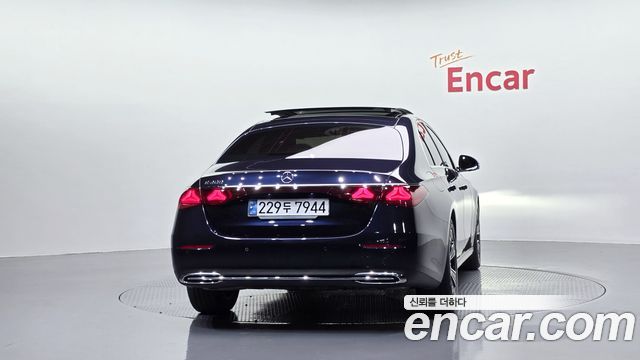 Mercedes-Benz E-Class 2024 — photo 4