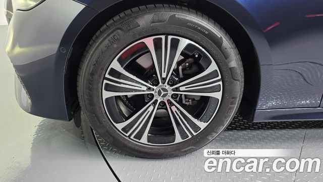 Mercedes-Benz E-Class 2024 — photo 5