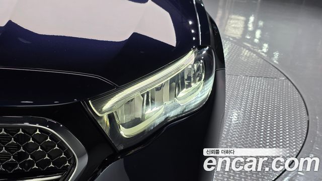 Mercedes-Benz E-Class 2024 — photo 8