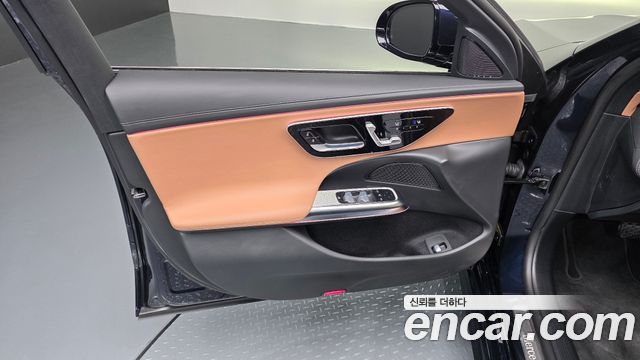 Mercedes-Benz E-Class 2024 — photo 14