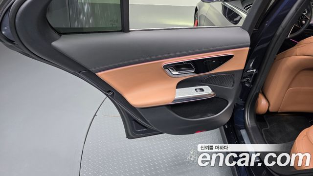 Mercedes-Benz E-Class 2024 — photo 15