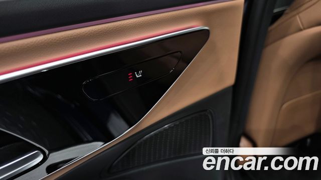Mercedes-Benz E-Class 2024 — photo 28