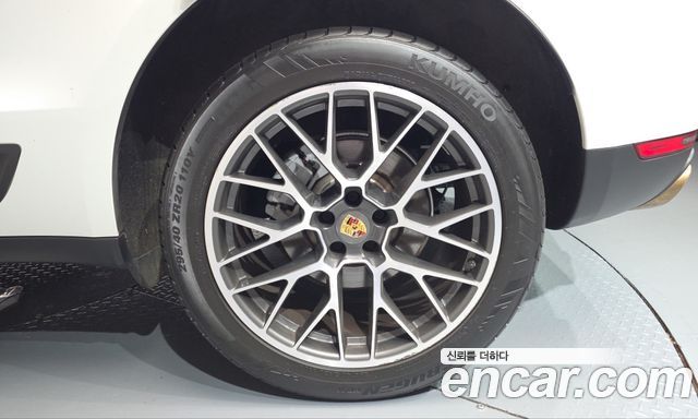 Porsche Macan 2017 — photo 7
