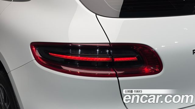 Porsche Macan 2017 — photo 9