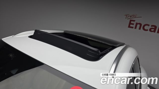 Porsche Macan 2017 — photo 34