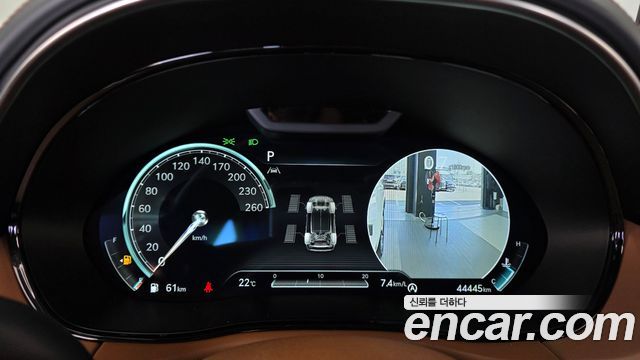 Genesis GV70 2023 — photo 11