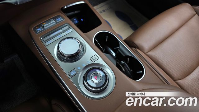 Genesis GV70 2023 — photo 12