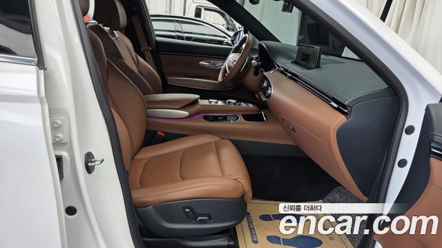 Genesis GV70 2023 — photo 16