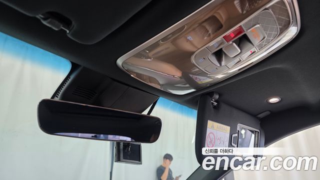 Genesis GV70 2023 — photo 30