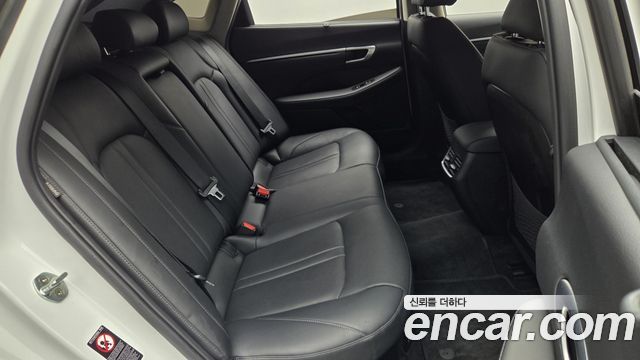 Hyundai Sonata 2022 — photo 9