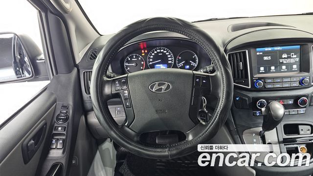 Hyundai Starex 2020 — photo 12