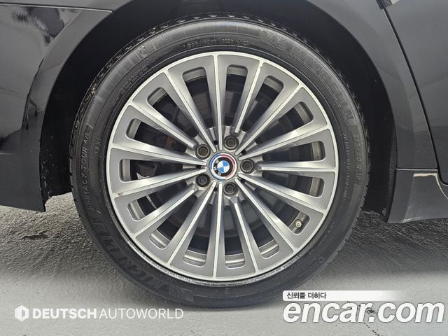 BMW 7-Series 2015 — photo 5