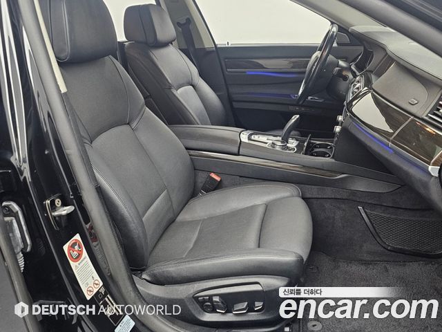 BMW 7-Series 2015 — photo 10